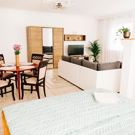 Castle Village Apartment Krásnohorské Podhradie Dış mekan fotoğraf