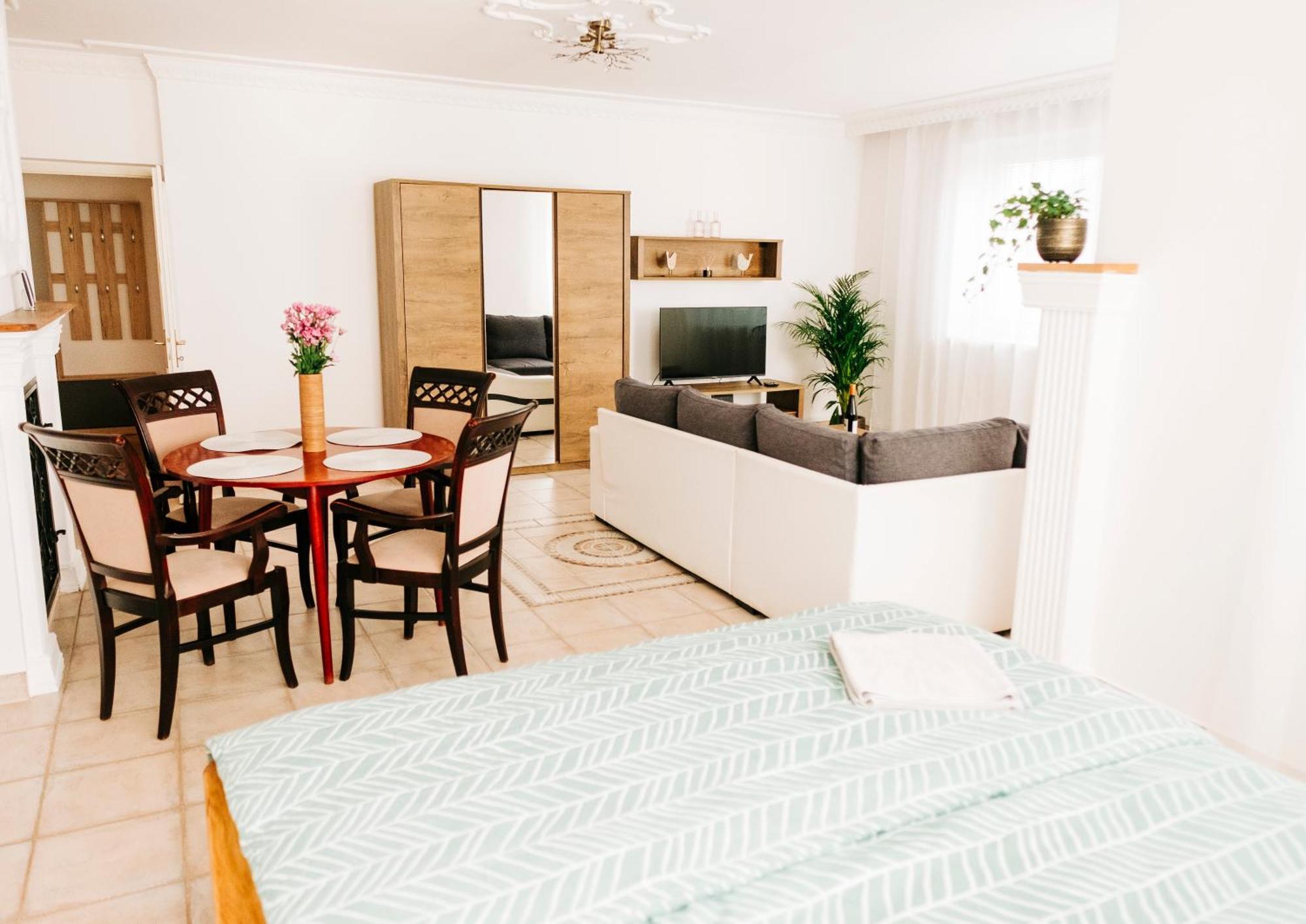 Castle Village Apartment Krásnohorské Podhradie Dış mekan fotoğraf